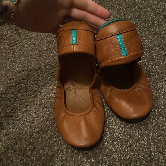 Tan Tieks size 8 - Picture 4 of 5